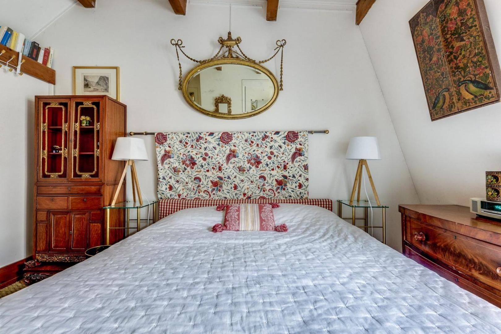 The Persian Lady - Lovely & Quiet - Latin Quarter Apartment *